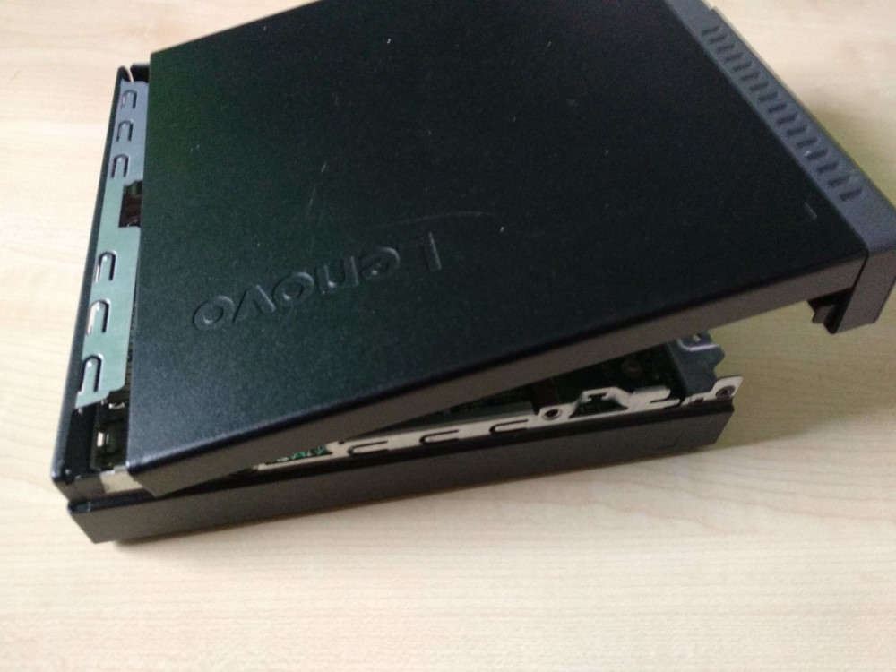 Hochklappen des Gehäuses